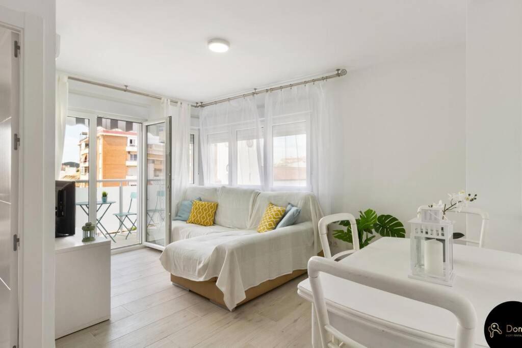 Nice Apartment View With Balcony In 丰希罗拉 外观 照片